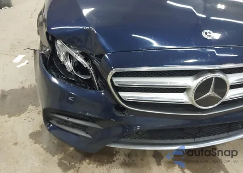 2018 Mercedes-Benz E 400 4Matic z USA, uszkodzony, nr VIN WDDZF6GB1JA396117